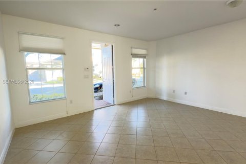 Townhouse in Pembroke Pines, Florida 2 bedrooms, 127.09 sq.m. № 2038514 - photo 11