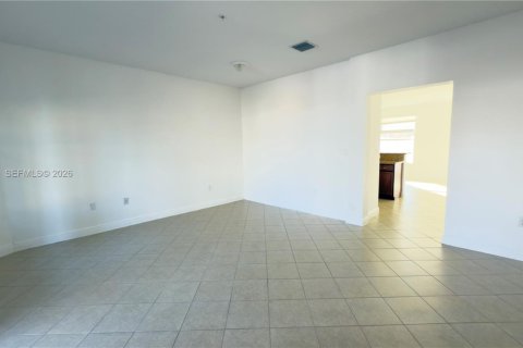 Townhouse in Pembroke Pines, Florida 2 bedrooms, 127.09 sq.m. № 2038514 - photo 10