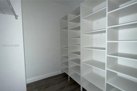 Townhouse in Pembroke Pines, Florida 2 bedrooms, 127.09 sq.m. № 2038514 - photo 28