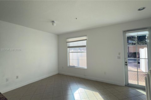 Townhouse in Pembroke Pines, Florida 2 bedrooms, 127.09 sq.m. № 2038514 - photo 20
