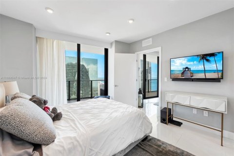 Condo in Miami, Florida, 2 bedrooms № 1934539 - photo 11