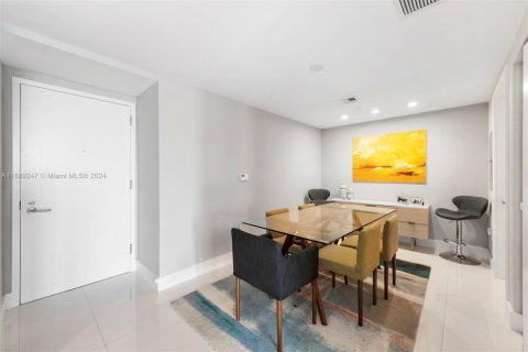 Condo in Miami, Florida, 2 bedrooms № 1934539 - photo 10