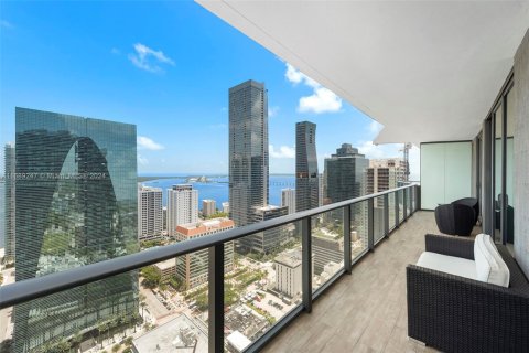 Condo in Miami, Florida, 2 bedrooms № 1934539 - photo 1