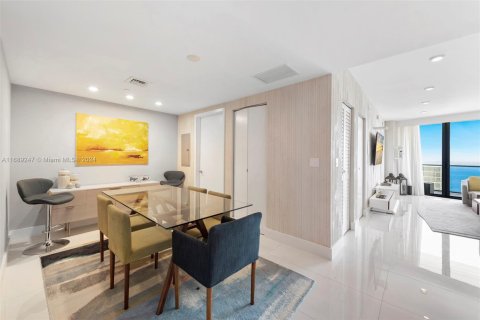 Condo in Miami, Florida, 2 bedrooms № 1934539 - photo 9