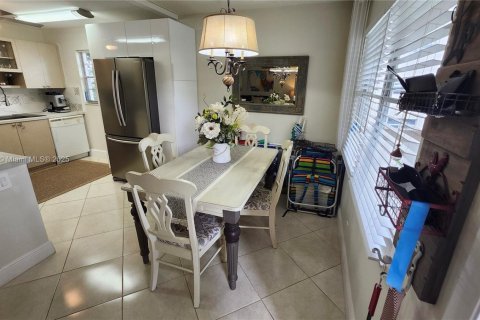 Copropriété à vendre à Deerfield Beach, Floride: 2 chambres, 92.9 m2 № 1924355 - photo 9