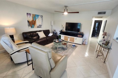Copropriété à vendre à Deerfield Beach, Floride: 2 chambres, 92.9 m2 № 1924355 - photo 13