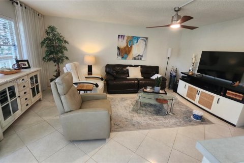Copropriété à vendre à Deerfield Beach, Floride: 2 chambres, 92.9 m2 № 1924355 - photo 12