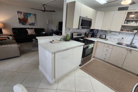 Copropriété à vendre à Deerfield Beach, Floride: 2 chambres, 92.9 m2 № 1924355 - photo 4