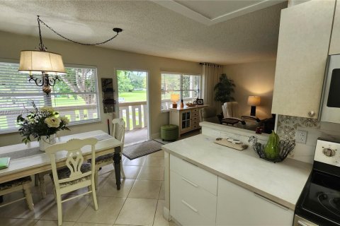 Copropriété à vendre à Deerfield Beach, Floride: 2 chambres, 92.9 m2 № 1924355 - photo 8