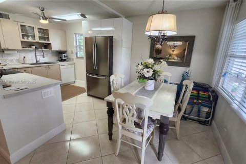 Copropriété à vendre à Deerfield Beach, Floride: 2 chambres, 92.9 m2 № 1924355 - photo 10