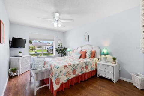 House in The Villages, Florida 2 bedrooms, 128.48 sq.m. № 1744577 - photo 21