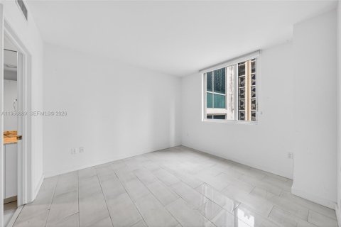 Condominio en alquiler en Miami, Florida, 2 dormitorios, 102.19 m2 № 2011796 - foto 19