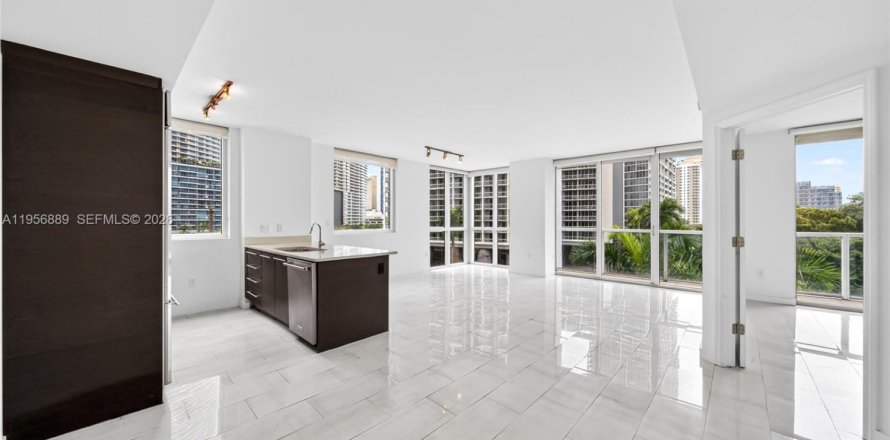 Condominio en Miami, Florida, 2 dormitorios  № 2011796