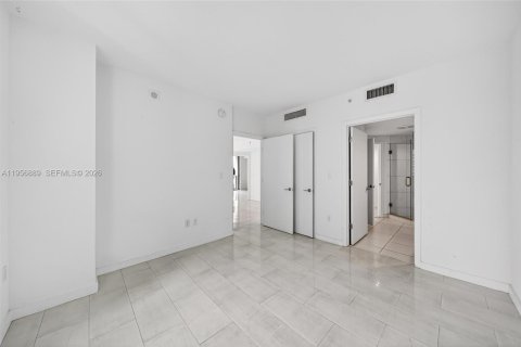 Condominio en alquiler en Miami, Florida, 2 dormitorios, 102.19 m2 № 2011796 - foto 20