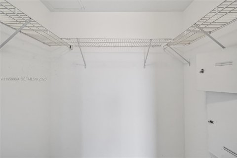 Condominio en alquiler en Miami, Florida, 2 dormitorios, 102.19 m2 № 2011796 - foto 26