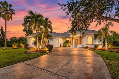 Villa ou maison à Port Charlotte, Floride 3 chambres, 211.07 m2 № 2415090