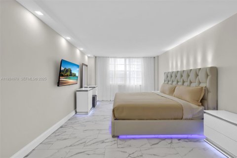Condo in Sunny Isles Beach, Florida, 1 bedroom № 2076717 - photo 9
