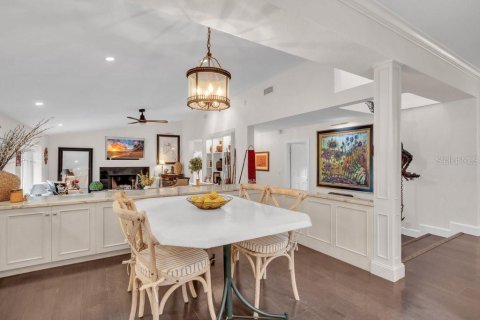 Villa ou maison à vendre à Dunedin, Floride: 4 chambres, 307.41 m2 № 2430893 - photo 8