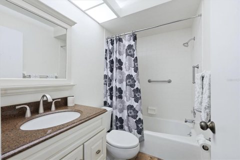 Condo in Bradenton, Florida, 2 bedrooms  № 2379602 - photo 20