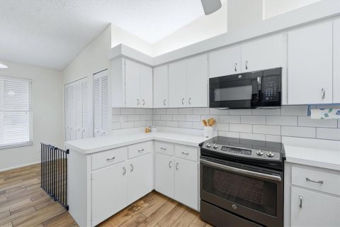 Condo in Bradenton, Florida, 2 bedrooms  № 2379602 - photo 5