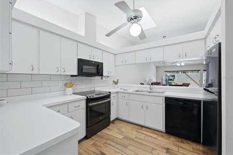 Condo in Bradenton, Florida, 2 bedrooms  № 2379602 - photo 4
