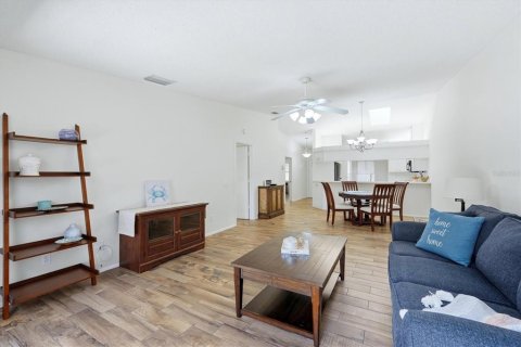 Condo in Bradenton, Florida, 2 bedrooms  № 2379602 - photo 12