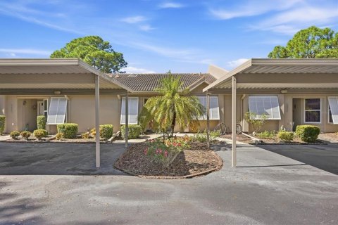 Condo in Bradenton, Florida, 2 bedrooms  № 2379602