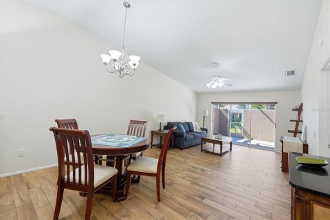 Condo in Bradenton, Florida, 2 bedrooms  № 2379602 - photo 10