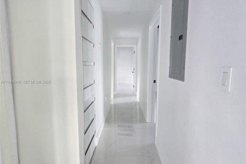 Купить виллу или дом в Майами, Флорида 4 спальни, 140.19м2, № 2007477 - фото 28