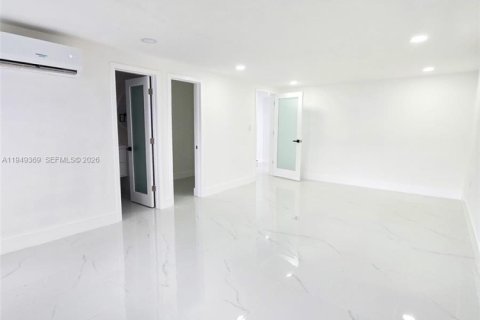 Купить виллу или дом в Майами, Флорида 4 спальни, 140.19м2, № 2007477 - фото 16