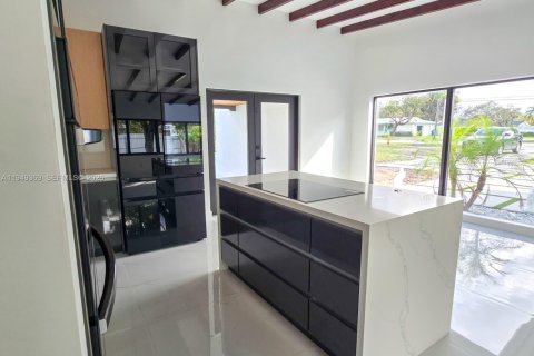 Купить виллу или дом в Майами, Флорида 4 спальни, 140.19м2, № 2007477 - фото 12