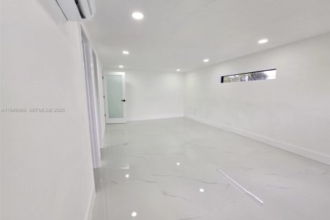 Купить виллу или дом в Майами, Флорида 4 спальни, 140.19м2, № 2007477 - фото 14