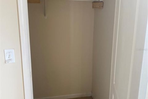 Condo in Tampa, Florida, 1 bedroom  № 1910495 - photo 11