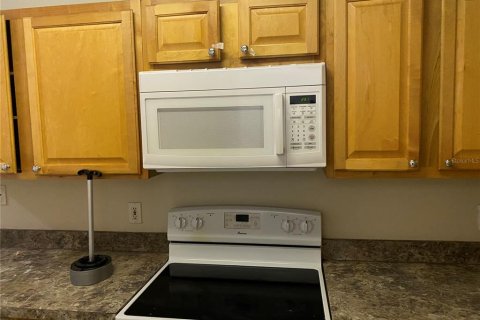 Condo in Tampa, Florida, 1 bedroom  № 1910495 - photo 3
