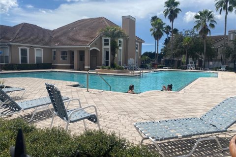 Condo in Tampa, Florida, 1 bedroom  № 1910495 - photo 12