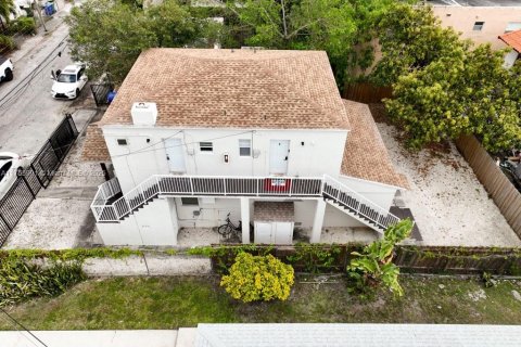 Commercial property in Miami, Florida 186.08 sq.m. № 1863797 - photo 2