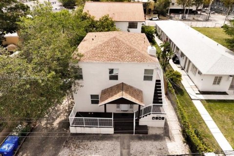 Commercial property in Miami, Florida 186.08 sq.m. № 1863797 - photo 1