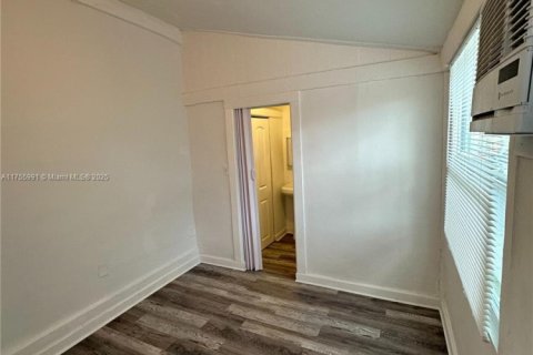 Commercial property in Miami, Florida 186.08 sq.m. № 1863797 - photo 19