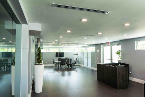 Купить коммерческую недвижимость в Хайалиа, Флорида № 2012756 - фото 6