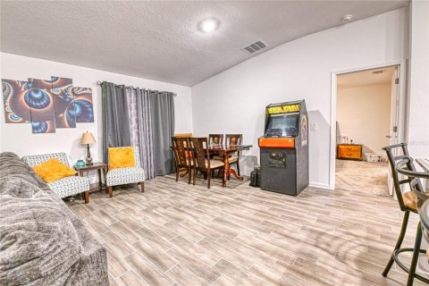 House in Davenport, Florida 3 bedrooms, 144.93 sq.m. № 2213788 - photo 8