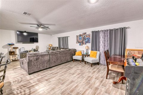 House in Davenport, Florida 3 bedrooms, 144.93 sq.m. № 2213788 - photo 7