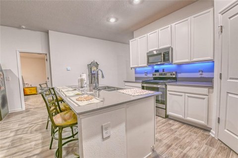House in Davenport, Florida 3 bedrooms, 144.93 sq.m. № 2213788 - photo 6