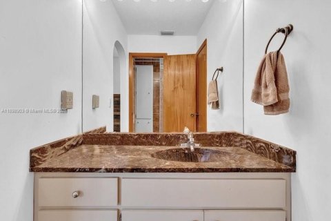 Casa en venta en Fort Lauderdale, Florida, 3 dormitorios, 197.88 m2 № 1966092 - foto 18