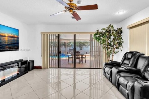 Casa en venta en Fort Lauderdale, Florida, 3 dormitorios, 197.88 m2 № 1966092 - foto 29