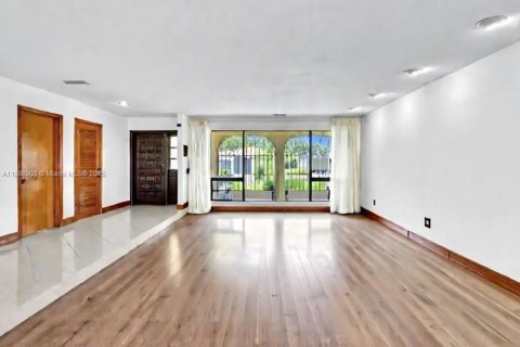 Casa en venta en Fort Lauderdale, Florida, 3 dormitorios, 197.88 m2 № 1966092 - foto 8