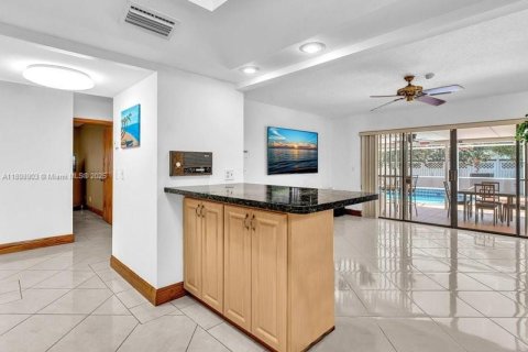 Casa en venta en Fort Lauderdale, Florida, 3 dormitorios, 197.88 m2 № 1966092 - foto 22