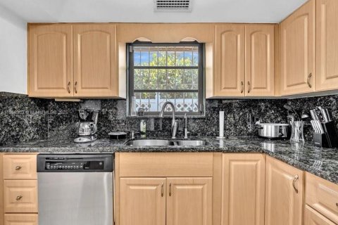 Casa en venta en Fort Lauderdale, Florida, 3 dormitorios, 197.88 m2 № 1966092 - foto 23