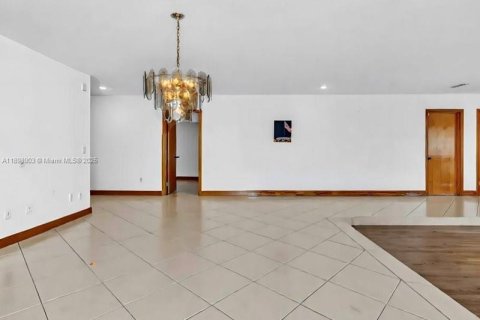 Casa en venta en Fort Lauderdale, Florida, 3 dormitorios, 197.88 m2 № 1966092 - foto 14