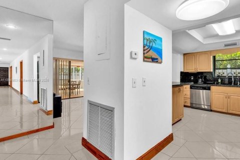 Casa en venta en Fort Lauderdale, Florida, 3 dormitorios, 197.88 m2 № 1966092 - foto 19