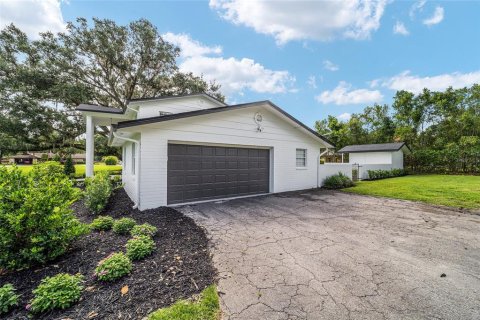 House in Ocala, Florida 3 bedrooms, 243.5 sq.m. № 2207668 - photo 4